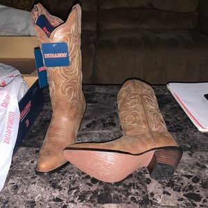 they charged me twice and sent me 2 pairs but i only ordered 1.